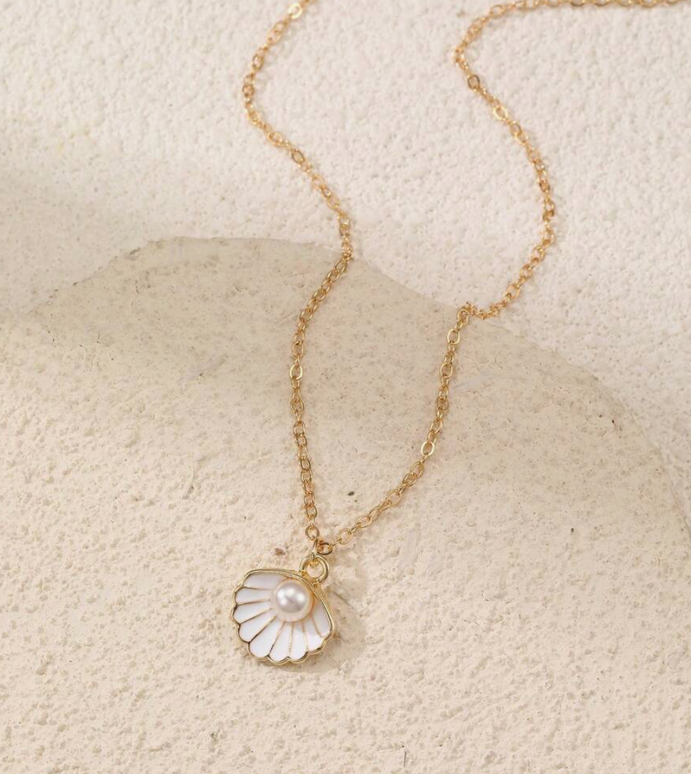 Seashell & Pearl Necklace